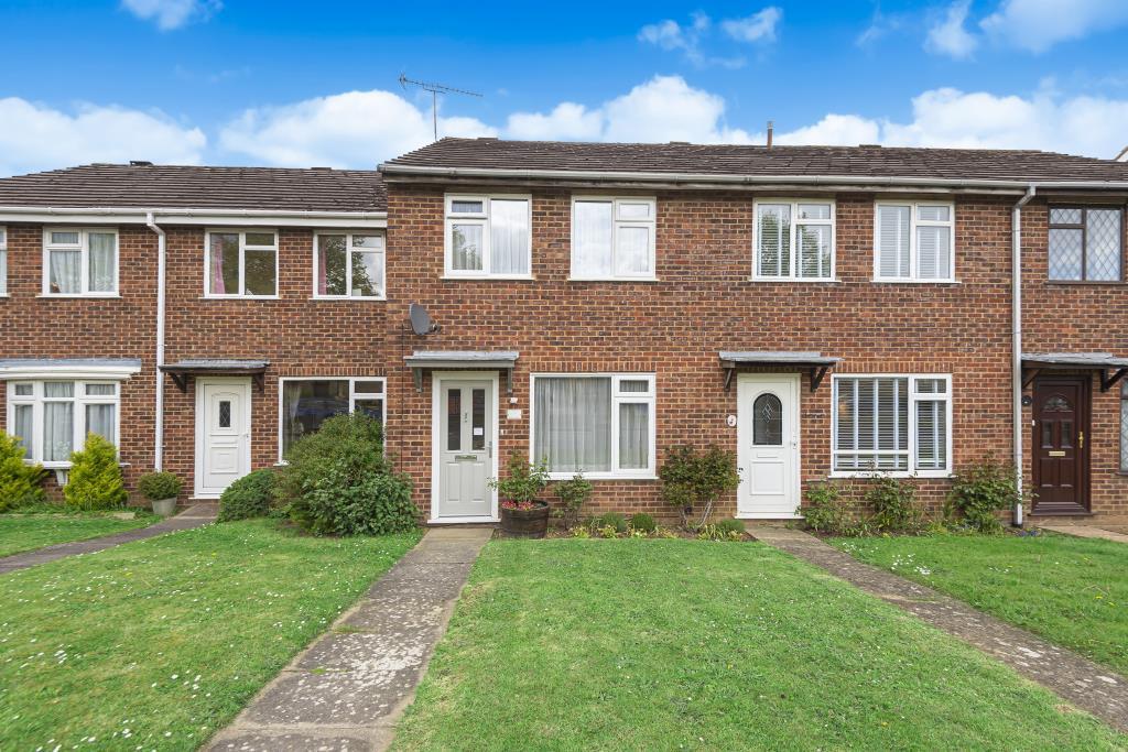 Hazlemere, Buckinghamshire, HP15 2 bed terraced house £341,000
