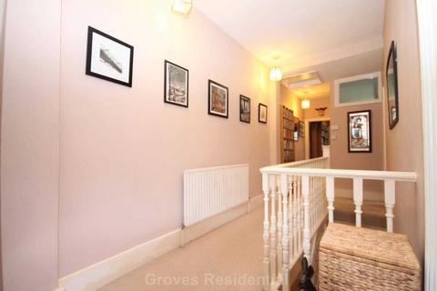 15b Grayham Road, New Malden, KT3 5HR