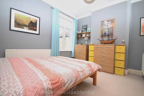 15b Grayham Road, New Malden, KT3 5HR
