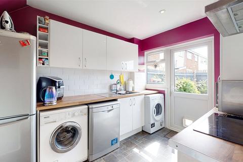 5 Braybrooke, Basildon, SS14 2AE