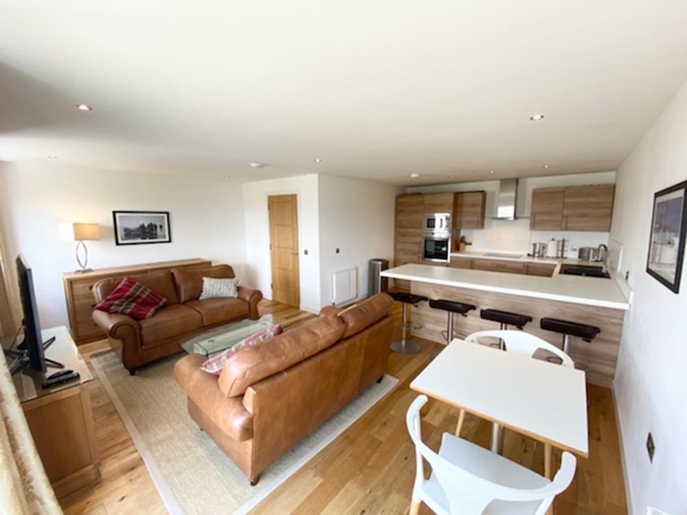 Lounge/Kitchen