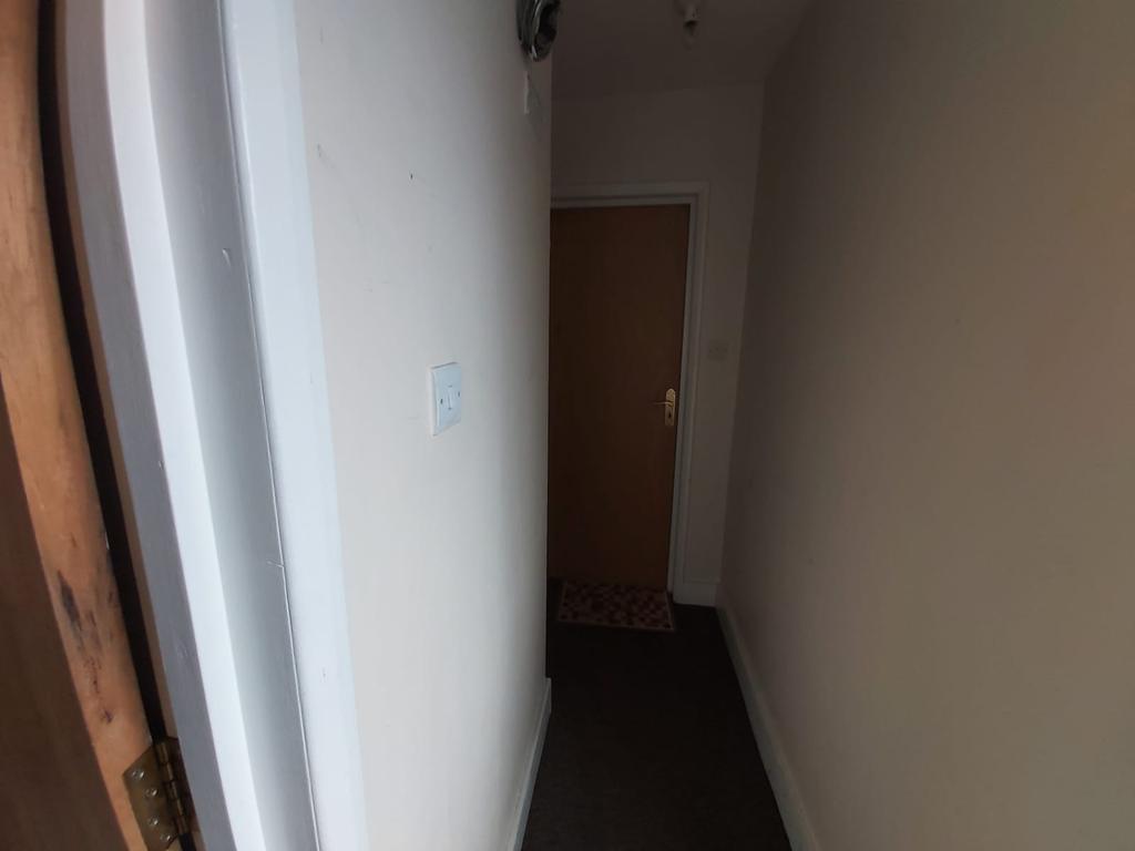Belgrave Road, Ilford, Essex, IG1 1 bed flat £900 pcm (£208 pw)