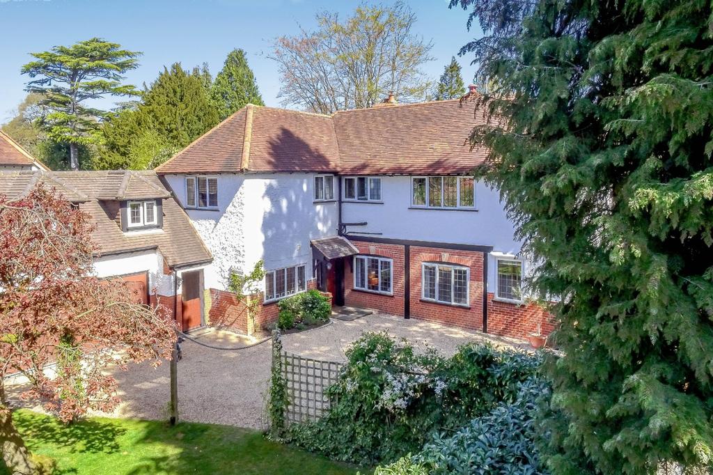 Blackdown Avenue, Woking 5 bed detached house £1,500,000