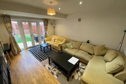 5 bedroom link detached house to rent, Robert Parker Road,  Reading,  RG1