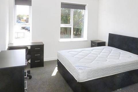 3 bedroom flat to rent, London Road, Gloucester