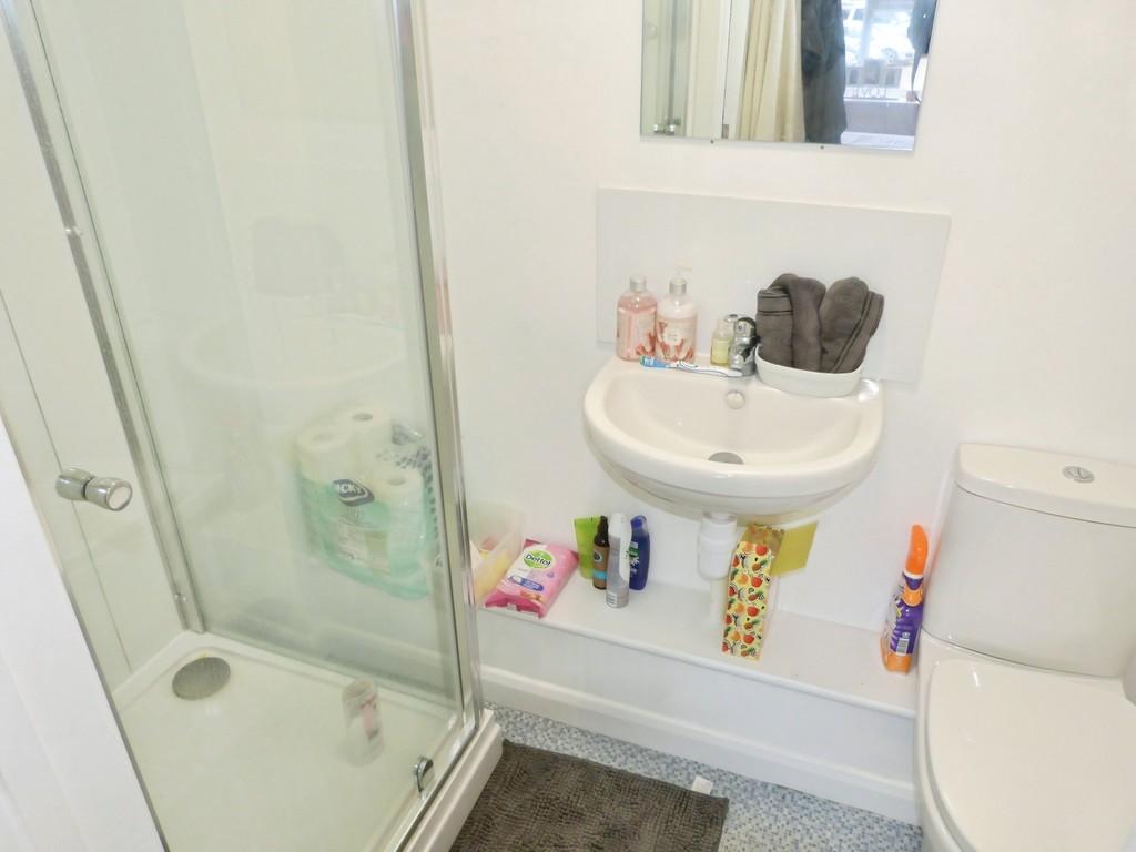 Ce9d57e7-shower 20room