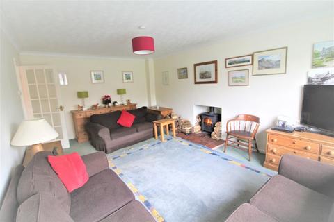 27 Fairfield, Sampford Peverell, Tiverton, EX16 7DE