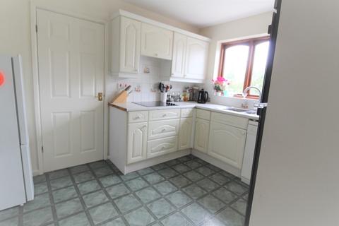 27 Fairfield, Sampford Peverell, Tiverton, EX16 7DE