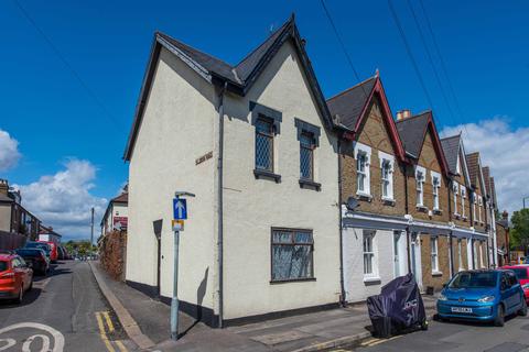 13 Westcroft Road, Wallington, SM6 7HY