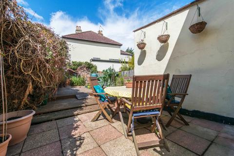 13 Westcroft Road, Wallington, SM6 7HY