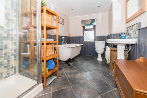 13 Westcroft Road, Wallington, SM6 7HY