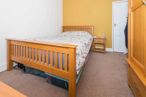 13 Westcroft Road, Wallington, SM6 7HY