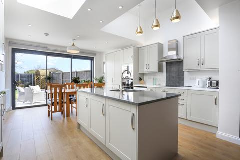 14 Thicket Crescent, Sutton, SM1 4QB