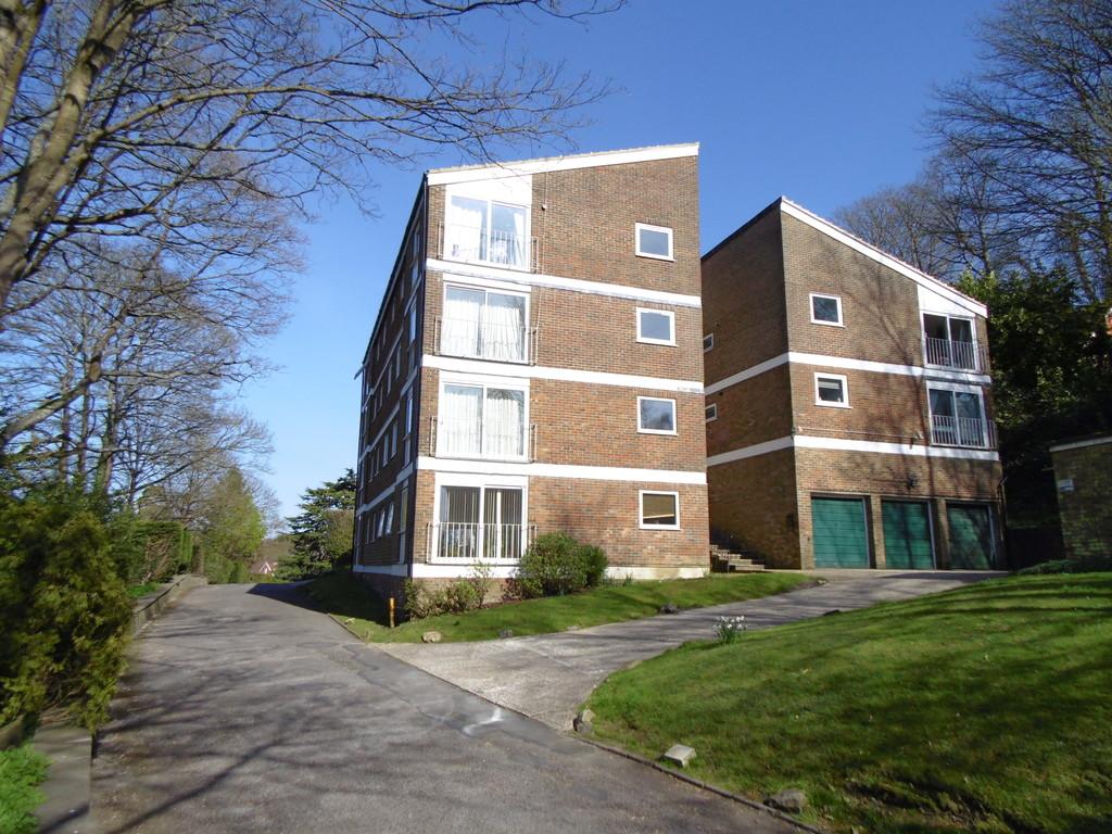 Cedar Court, Haslemere 2 bed apartment £235,000