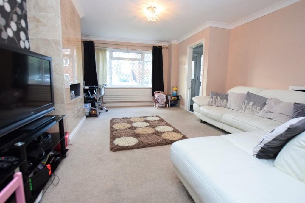 Beta Road, Farnborough 2 bed terraced house £310,000