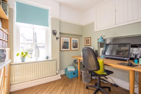 21 Baron Road, Penarth, CF64 3UD