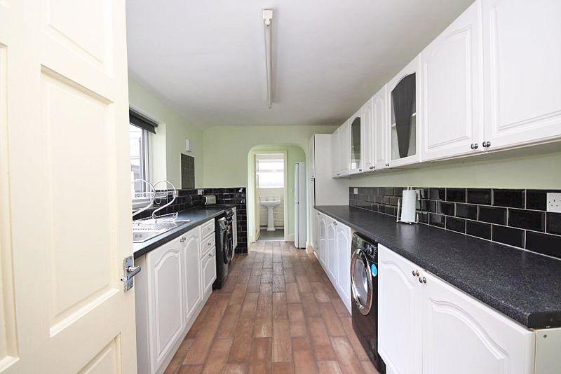 JULIAN STREET, GRIMSBY 2 bed terraced house £74,950
