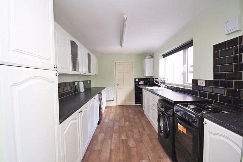 JULIAN STREET, GRIMSBY 2 bed terraced house £74,950