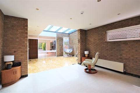 12 Athlone Road, Walsall, WS5 3QX