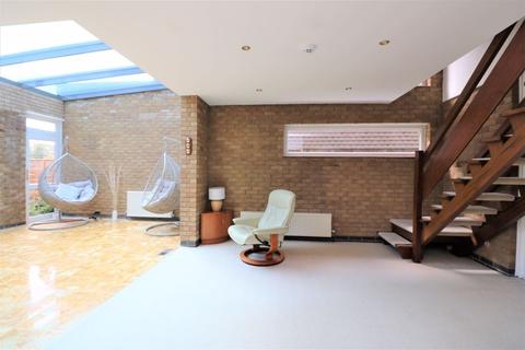 12 Athlone Road, Walsall, WS5 3QX