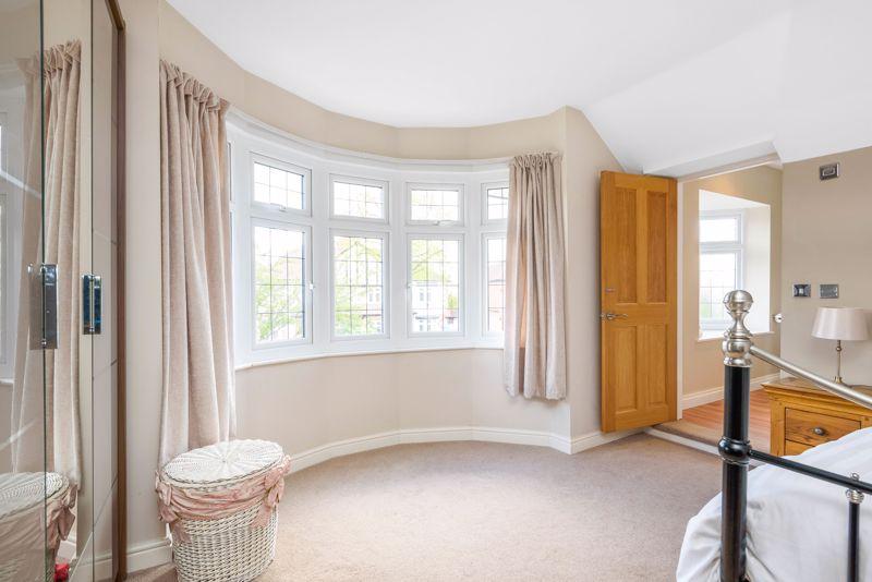 MASTER BEDROOM > EN