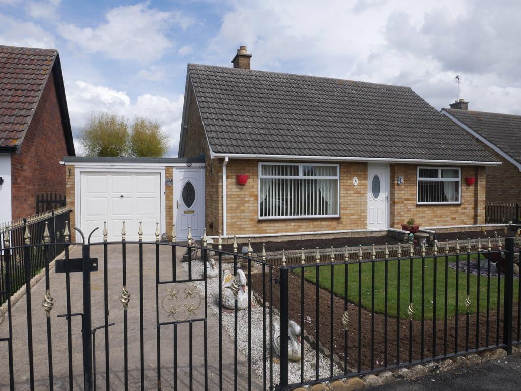 Crown Drive, Spalding 2 bed detached bungalow £178,950