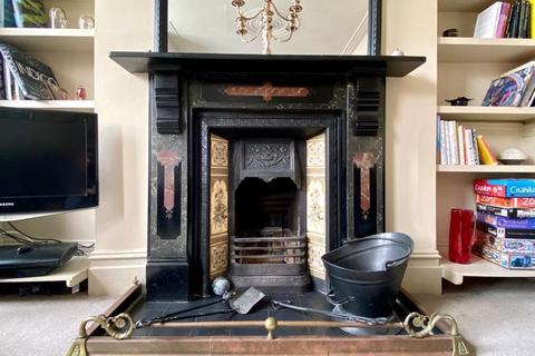 98 Princes Avenue, London, N22 7SA