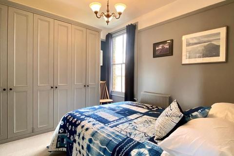 98 Princes Avenue, London, N22 7SA