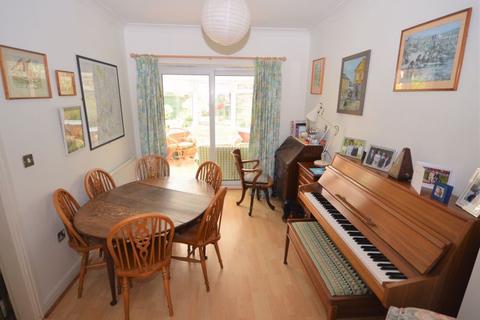 18 Chestnut Drive, Abergavenny, NP7 5JZ