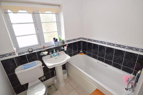 18 Chestnut Drive, Abergavenny, NP7 5JZ