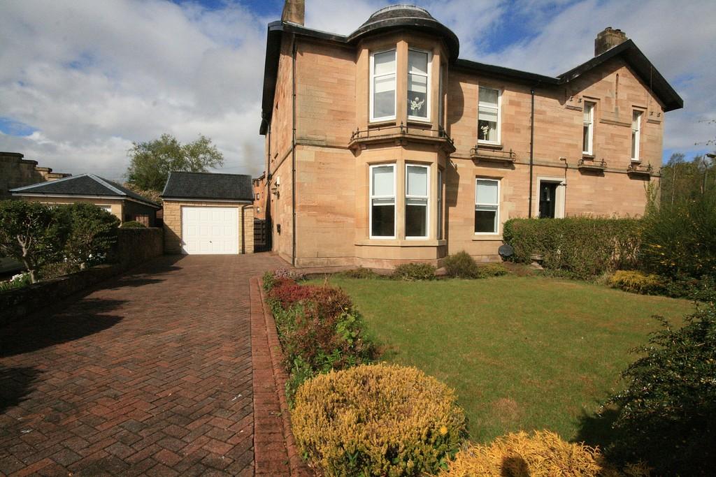 Victoria Road, Lenzie, Glasgow 2 bed flat £1,250 pcm (£288 pw)