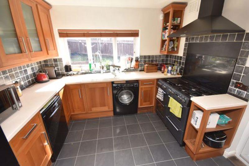 Westbrook Close, Exeter 3 bed semidetached house £1,100 pcm (£254 pw)