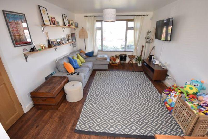 Westbrook Close, Exeter 3 bed semidetached house £1,100 pcm (£254 pw)