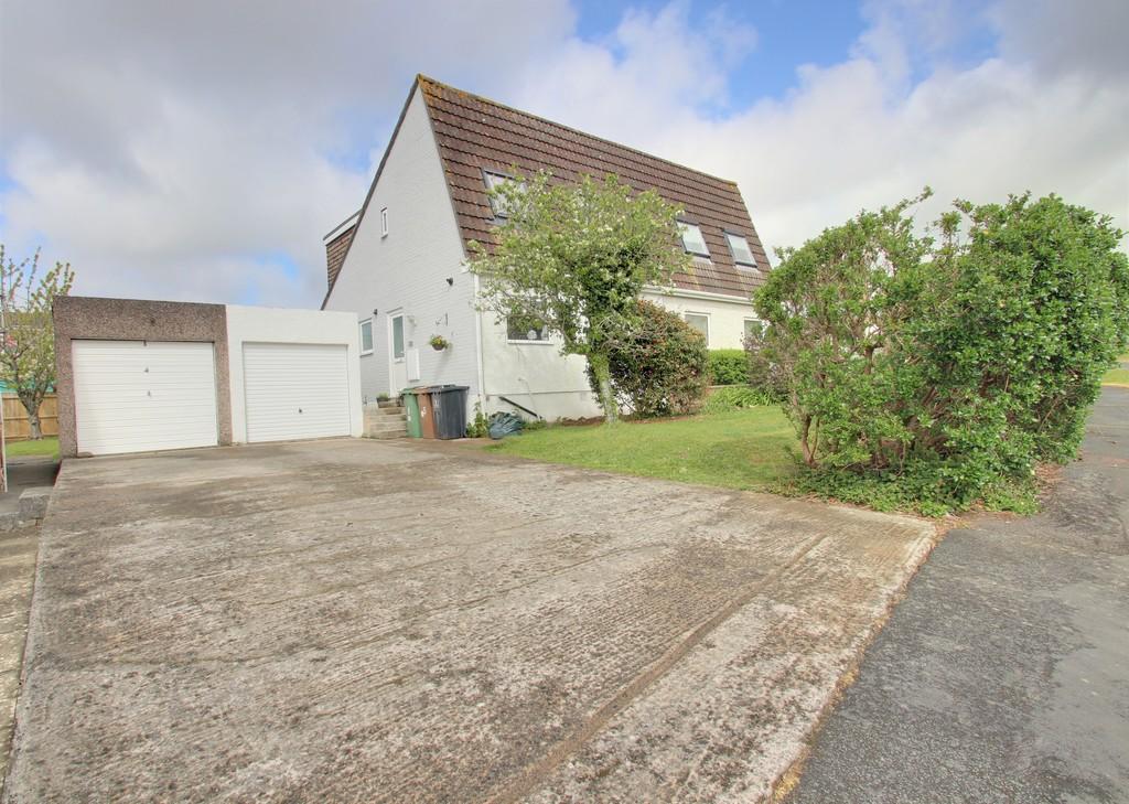 Rothbury Gardens, Plymouth 4 bed semidetached house £250,000