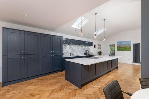 72 Cornmoor Road, Whickham, Newcastle Upon Tyne, NE16 4PY