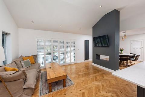 72 Cornmoor Road, Whickham, Newcastle Upon Tyne, NE16 4PY