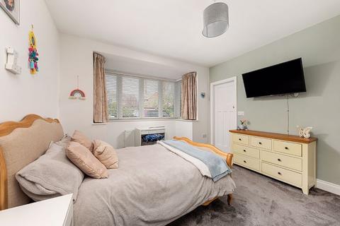 72 Cornmoor Road, Whickham, Newcastle Upon Tyne, NE16 4PY