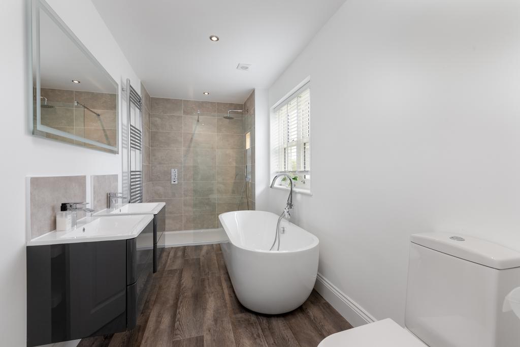 En-Suite Bathroom