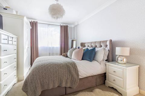 26 Cedar Court, Epping, CM16 4HL