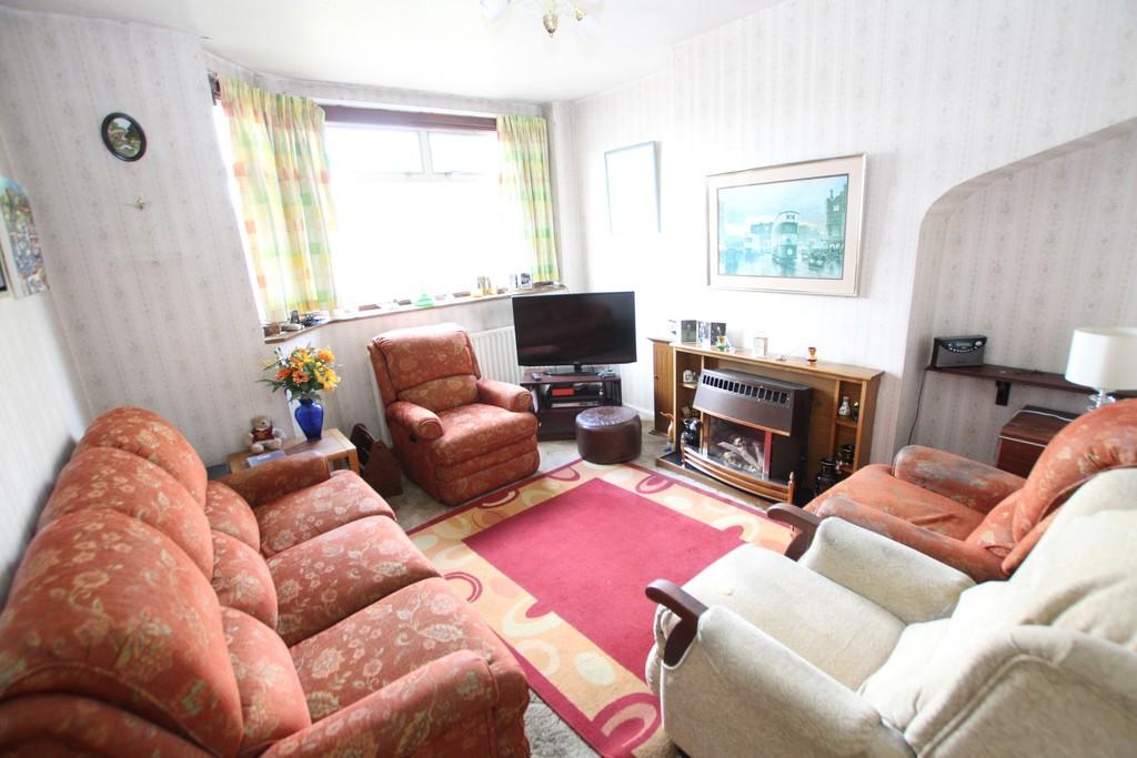Rectory Close, Crayford 3 bed semidetached house £350,000
