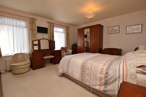 16 Duntaylor Avenue, Aberfeldy, PH15 2BX