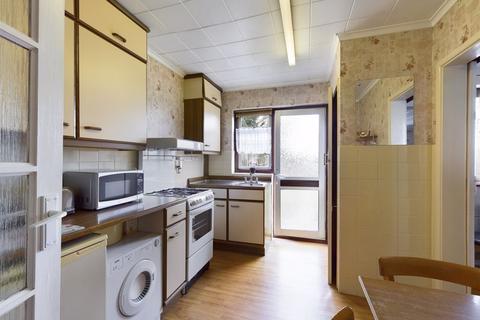 12 Crescent Way, Aveley, South Ockendon, RM15 4TJ