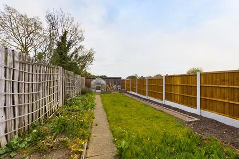 12 Crescent Way, Aveley, South Ockendon, RM15 4TJ