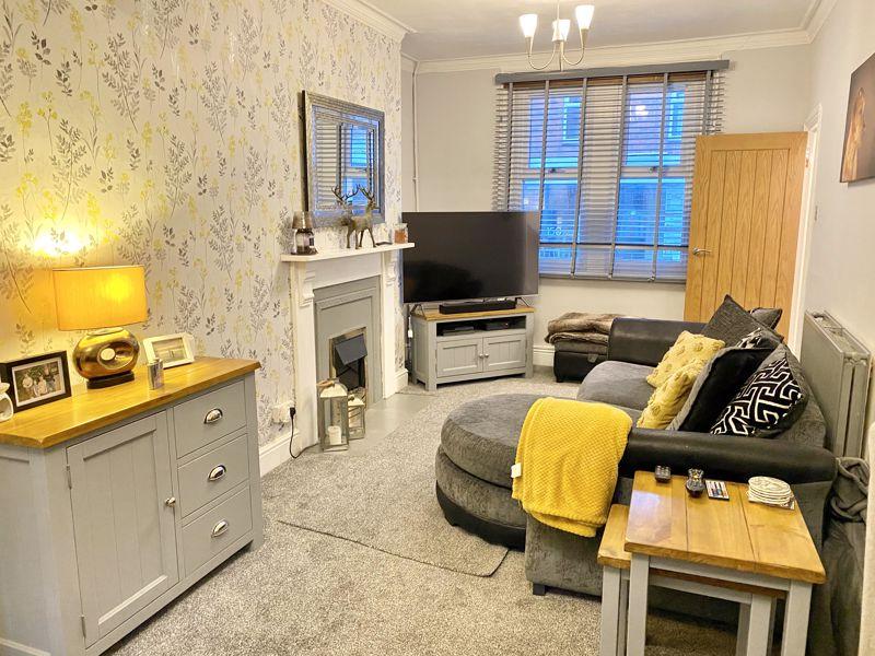 Well Street, Biddulph, ST8 6HR 2 bed terraced house £525 pcm (£121 pw)