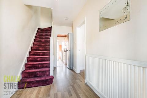 140 Ballards Road, Dagenham, RM10 9AB