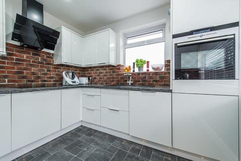 3 Clydon Close, Erith, DA8 3AX