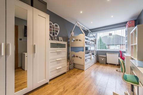 3 Clydon Close, Erith, DA8 3AX