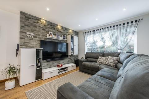 3 Clydon Close, Erith, DA8 3AX