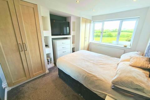96a Hickman Road, Galley Common, Nuneaton, CV10 9NG