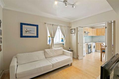 25a Elderton Road, London, SE26 4EY